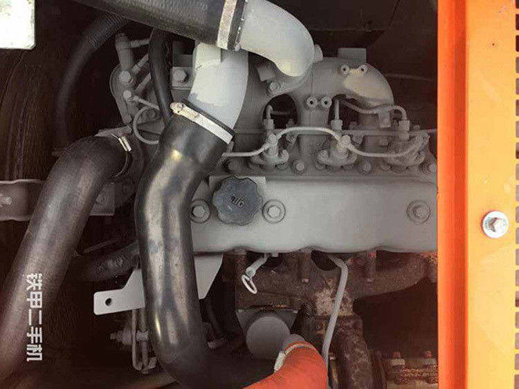 Sprzedaje się używaną koparkę Hitachi 135 o pojemności 13,2 tony/Hitachi 135
