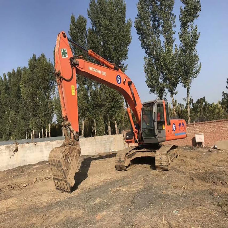 Wyposażony w wynajem, HITACHI HITACHI 230 w dobrym stanie