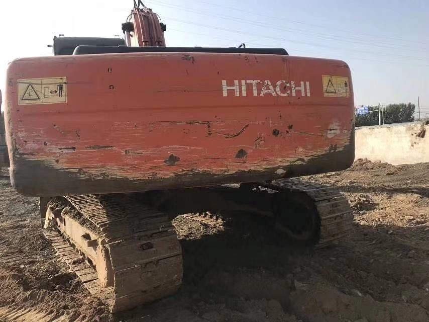 Wyposażony w wynajem, HITACHI HITACHI 230 w dobrym stanie