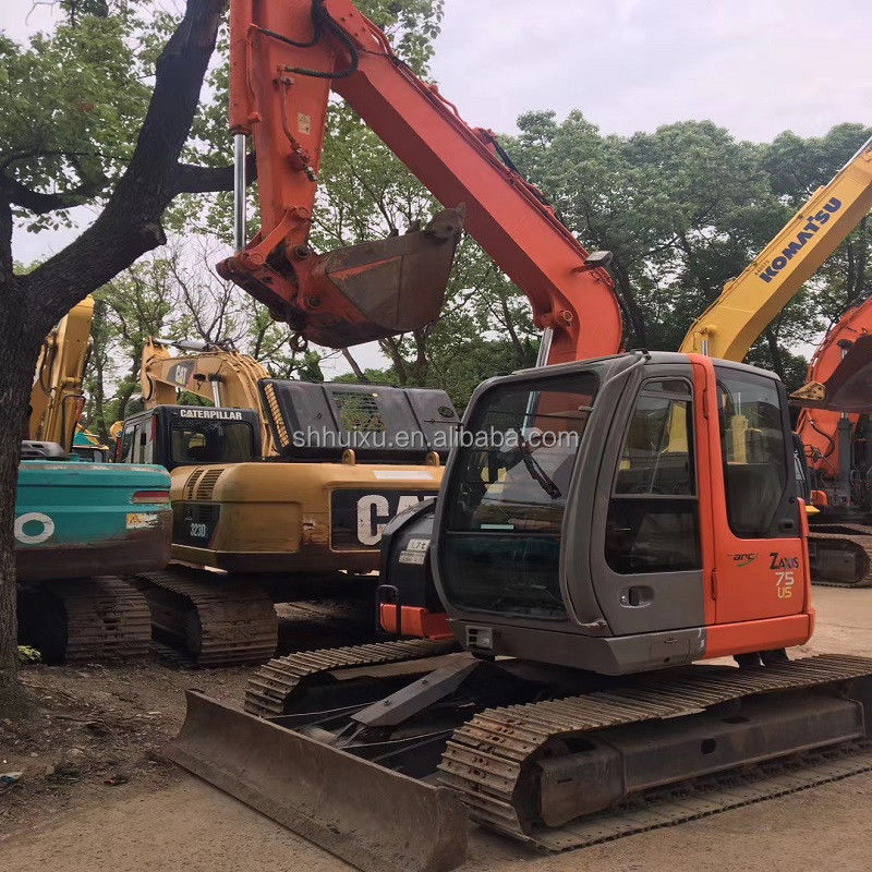 Sprzedaję używaną mini koparkę Hitachi75US z drugiej ręki Hitachi75US mały koparz w dobrym stanie