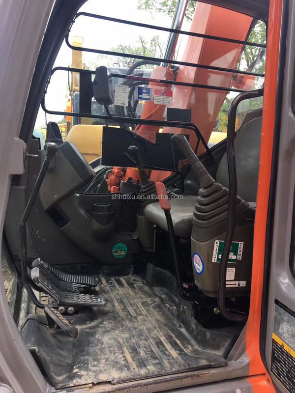 Sprzedaję używaną mini koparkę Hitachi75US z drugiej ręki Hitachi75US mały koparz w dobrym stanie