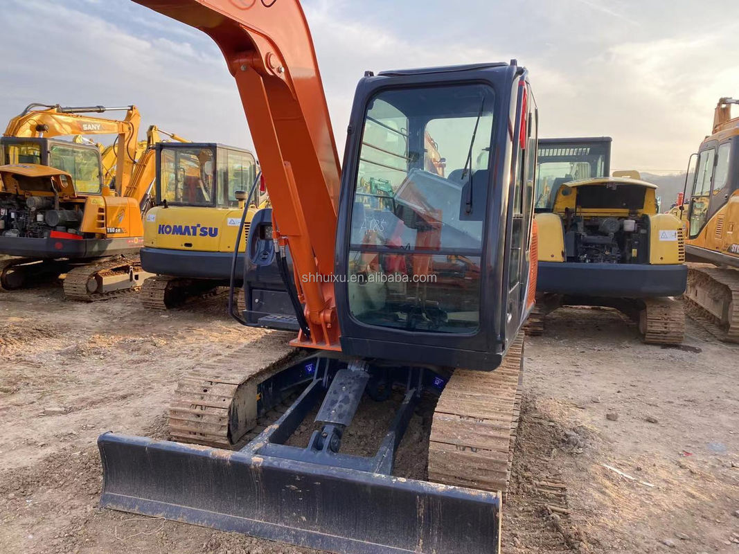 Hitachi w magazynie używany Hitachi mini grabarz zx60 Japonia rok 2019/W drugiej ręce Mały grabarz w dobrym stanie HITACHI 60