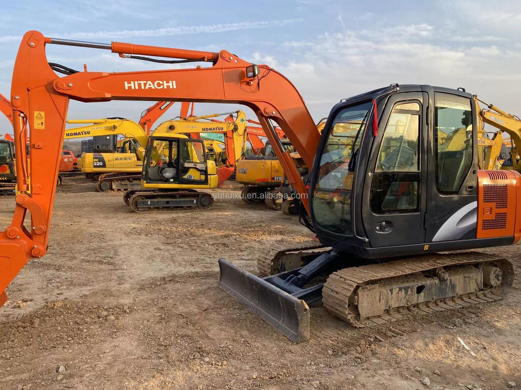 Hitachi w magazynie używany Hitachi mini grabarz zx60 Japonia rok 2019/W drugiej ręce Mały grabarz w dobrym stanie HITACHI 60