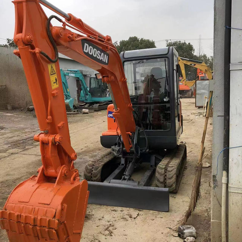 Sprzedawana oryginalna hydrauliczna japońska koparka 3 tony