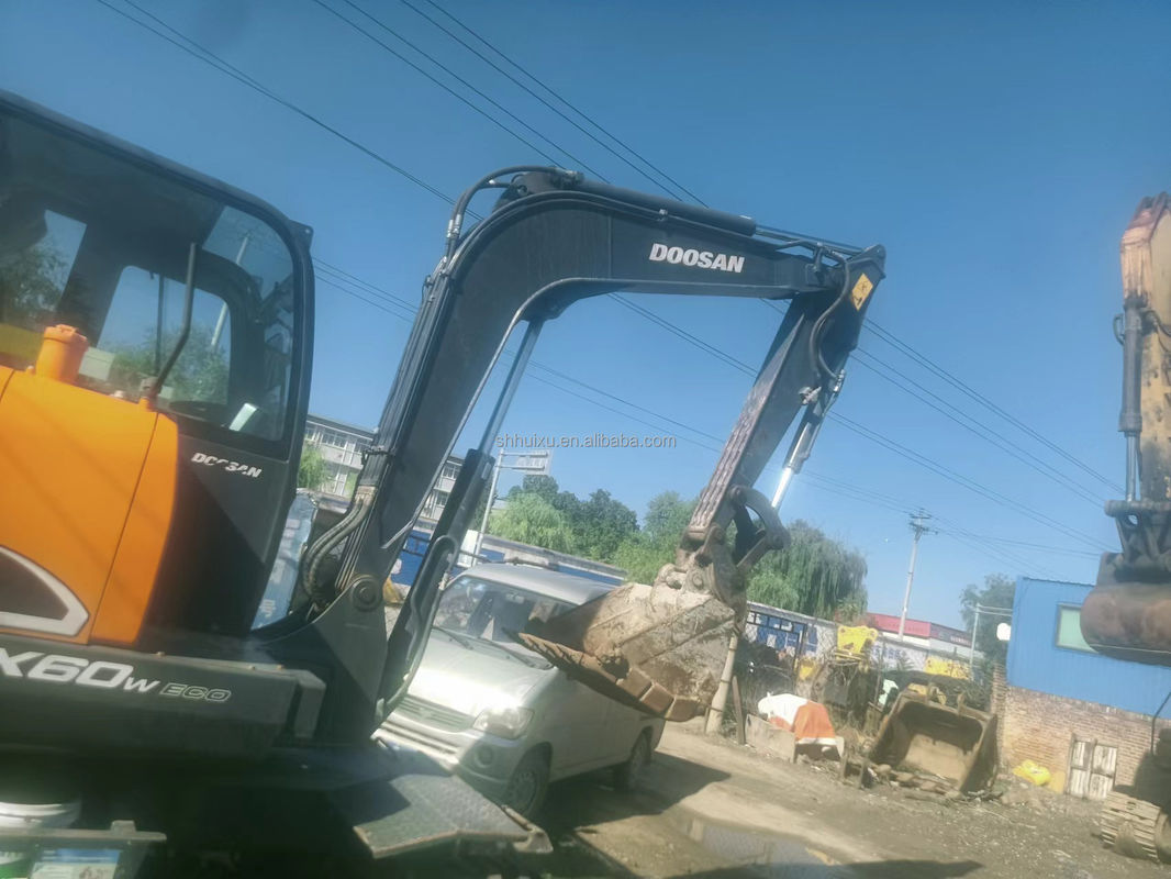 Doosan gorąca sprzedaż Stosowany grabarz gąsienicowy doosan dh60-7/Stosowany mini grabarz Doosan DX60W Tania cena