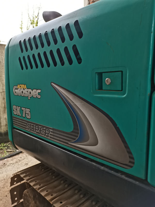 Kobelco SK200 Mini koparka używana Kobelco SK75 Dobra jakość Tania cena używany hydrauliczny grabarz żeglarski pochodzenie japońskie