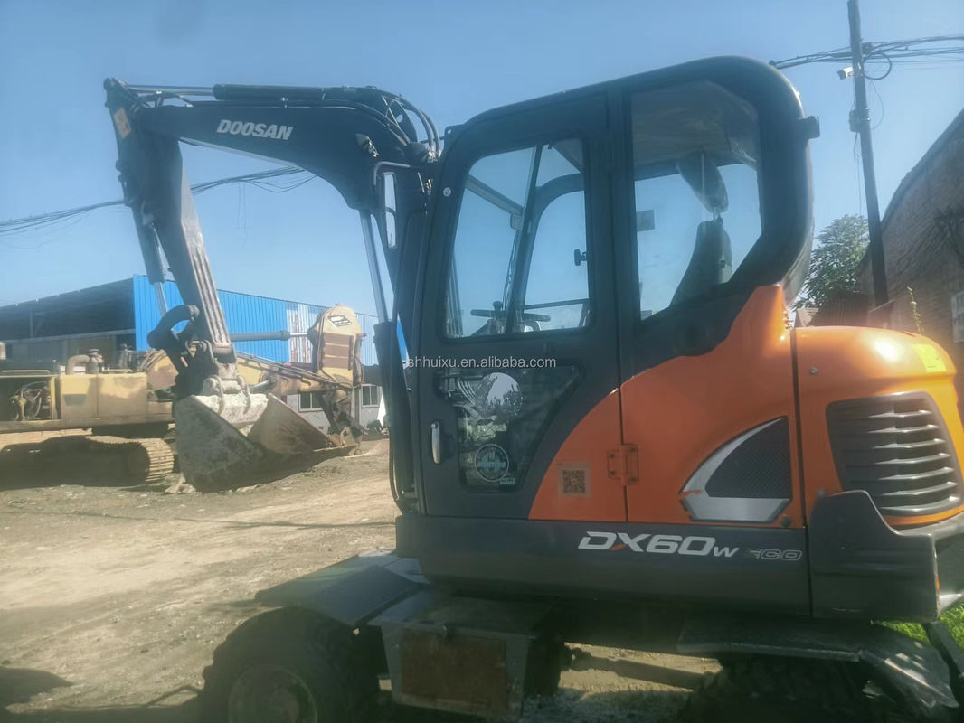 używany oryginalny mini grabarz mini grabarz Doosan DX 60 mini używany grabarz