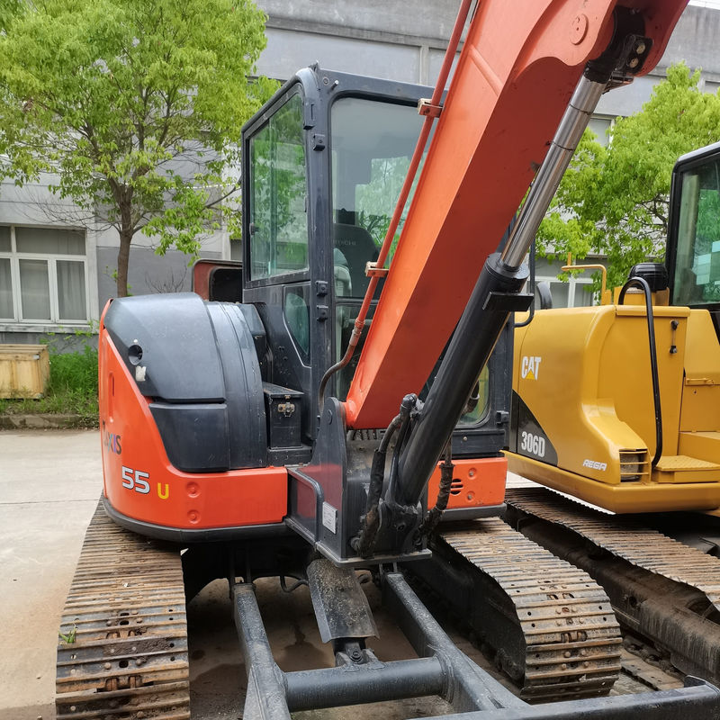 Sprzedaję używaną mini koparkę Hitachi 55U z drugiej ręki