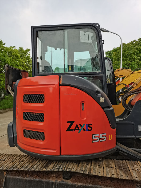 Sprzedaję używaną mini koparkę Hitachi 55U z drugiej ręki