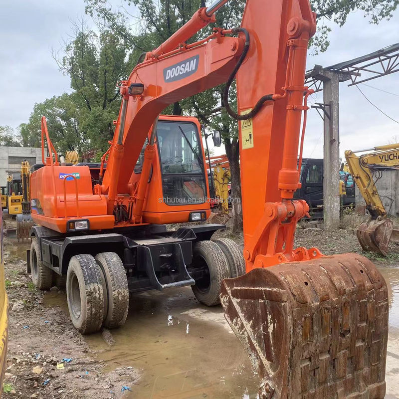 Doosan DH150 W-7 Wykorzystana koparka w dobrym stanie.