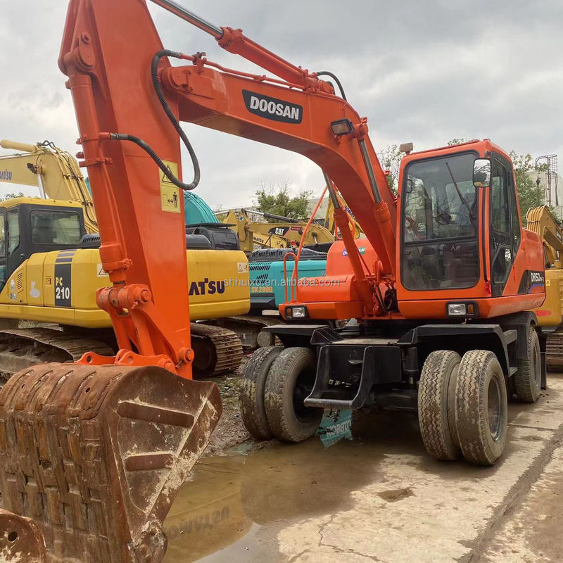 Doosan DH150 W-7 Wykorzystana koparka w dobrym stanie.