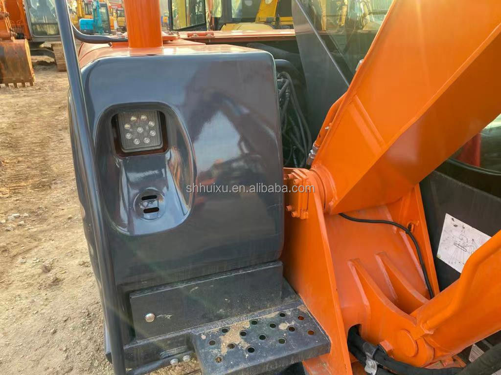 Hitachi w magazynie Hitachi ex60 japoński używany grabarz sprzedaż/w drugiej ręce hydrauliczny grabarz w dobrym stanie HITACHI 60