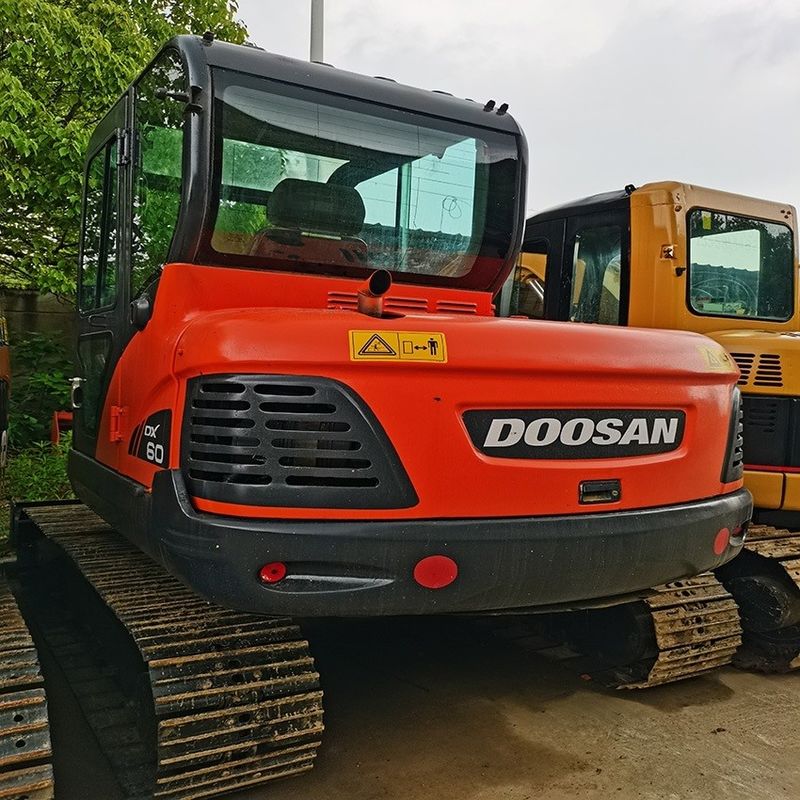 Doosan gorąca sprzedaż Dobry sprzedaż Stosowany grabarz Doosan DX60W maszyna kołowe grabarze
