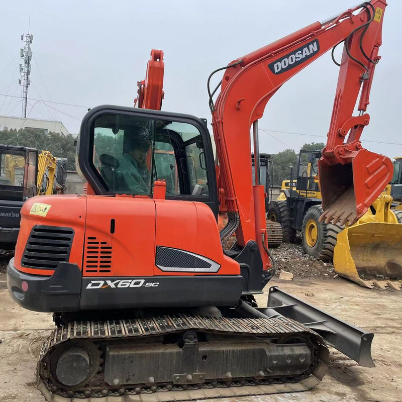 Sprzedaż mini wykopalni dla koparek Doosan DX60 mini używany mini wykopalnik