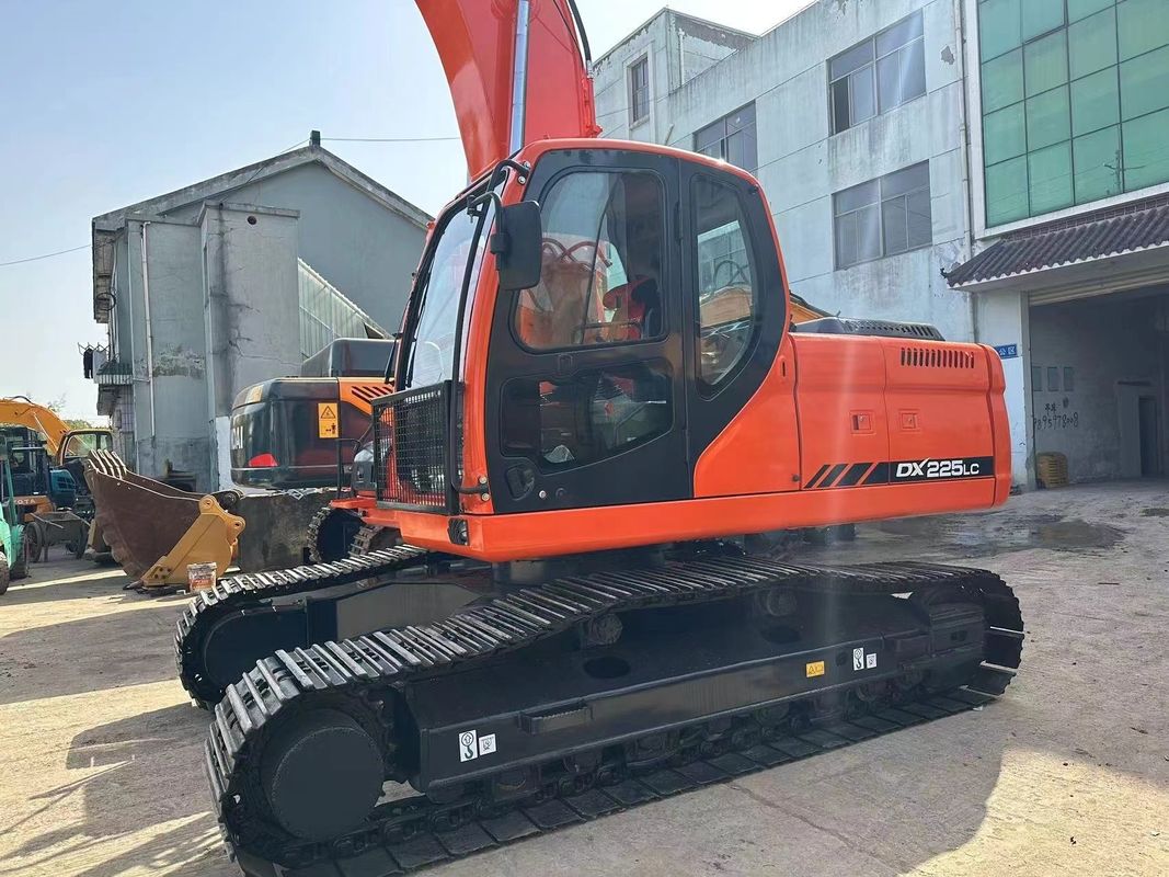 Pierwotna farba i stan używane koparki Doosan DX225LC Na sprzedaż