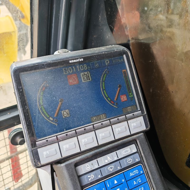 Drugi ręczny japoński grabarz komatsu pc200 grabarz używany komatsu pc200 japoński oryginał