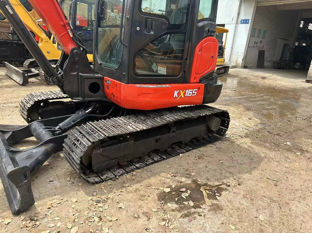 Stosowany mini koparz Kubota165 pochodzenie japońskie niska cena/od użycia hydrauliczny żeglarz Koparz Kubota165 Wysoka jakość