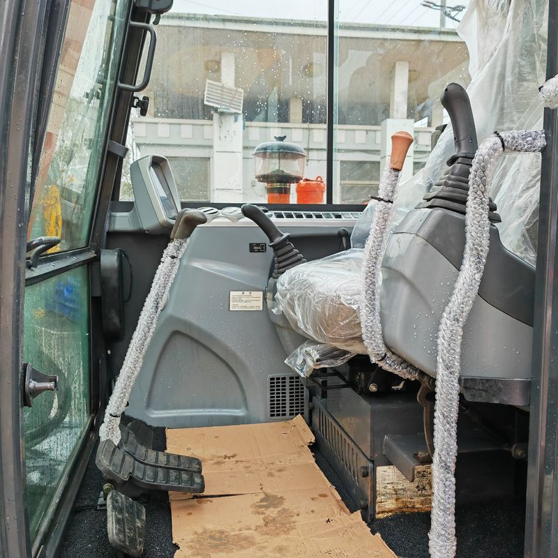 Stosowany mini grabarz Doosan Dx55 Mini Digger oryginalny kolor