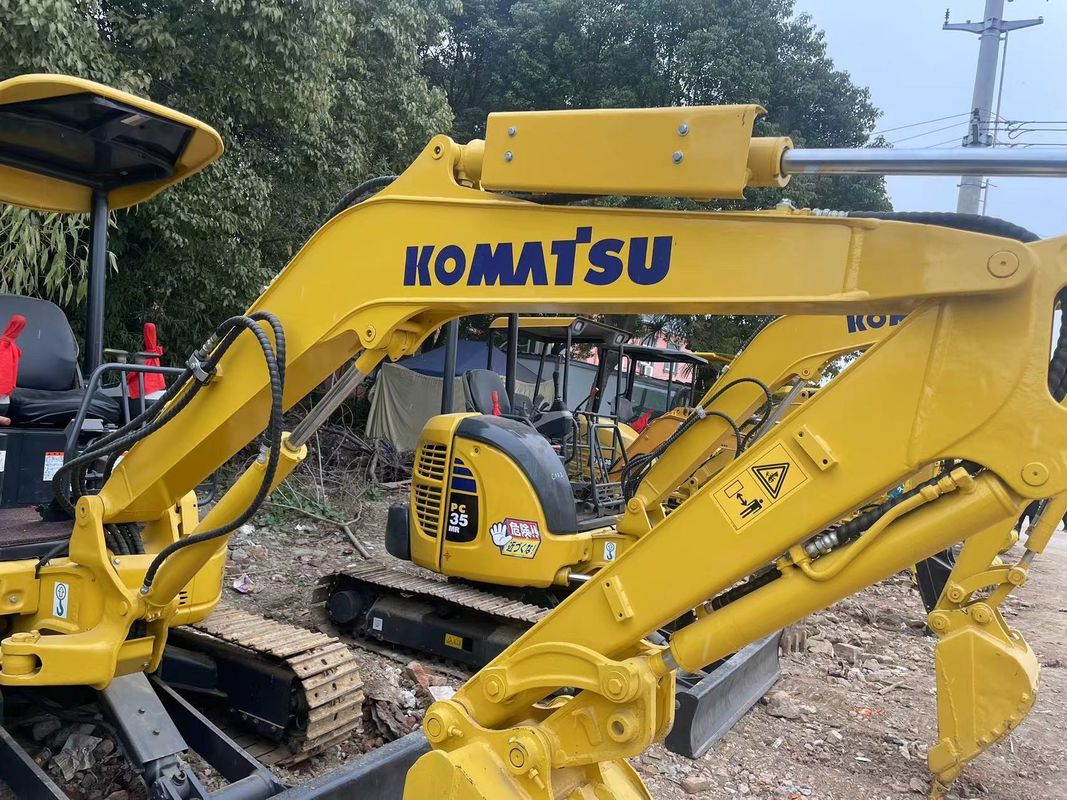 mini Japan Komatsu35 Używany bagator do użytku domowego w pomieszczeniach zamkniętych bagator 3,5tony używany bagator w Japonii
