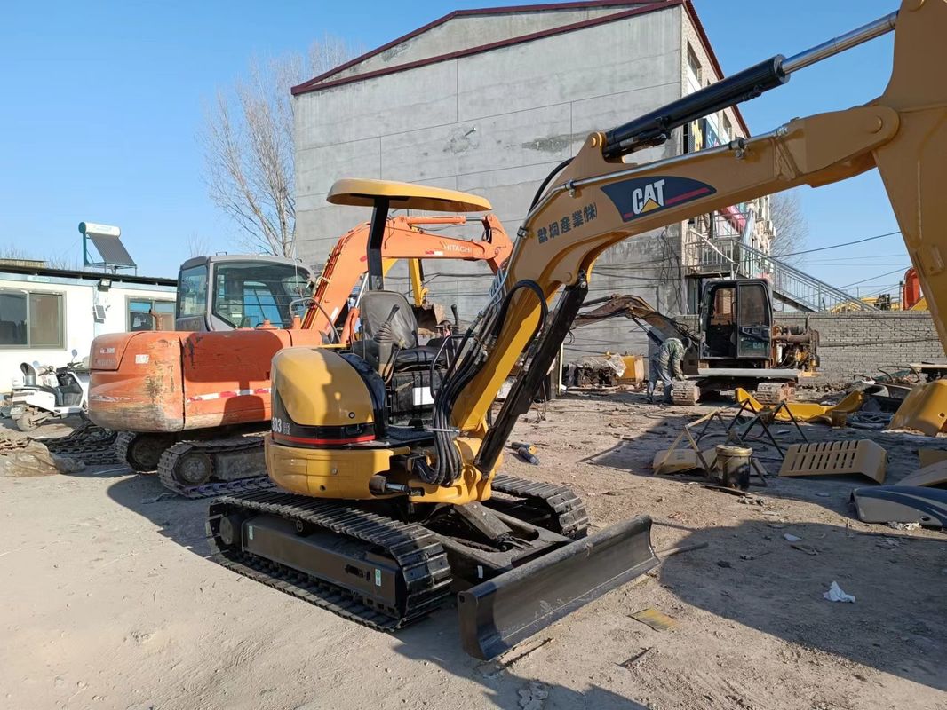 Używany mini grabarz CAT303 bez kierowcy kabiny ręczny koparz ziemi China mini koparz