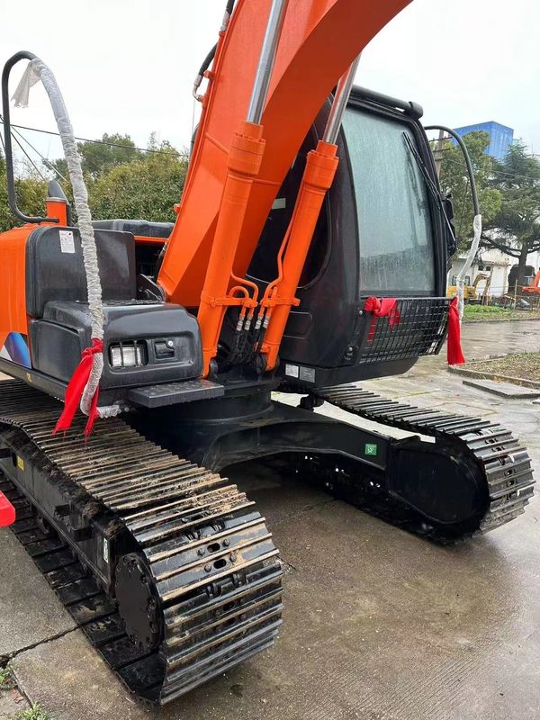 Stroj używany Japonia Hitachi130/ mini grabiarki używane w budownictwie Hitachi130 ZX60 70 120 200