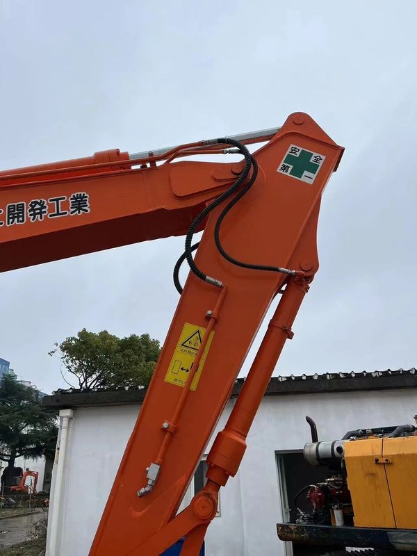 Stroj używany Japonia Hitachi130/ mini grabiarki używane w budownictwie Hitachi130 ZX60 70 120 200