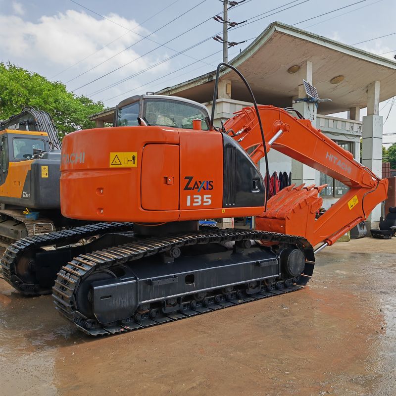 Hitachi w magazynie 90% używane Hitachi zx135/ używany grabarz Hitachi zx135 na sprzedaż