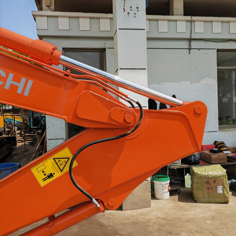 Hitachi w magazynie 90% używane Hitachi zx135/ używany grabarz Hitachi zx135 na sprzedaż