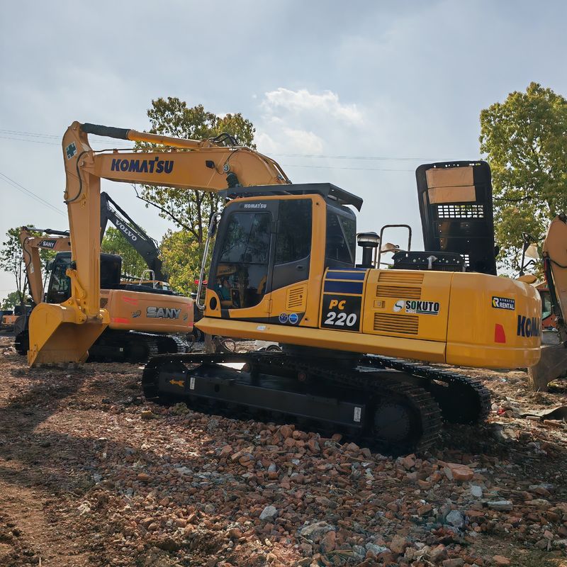 22 Tony Ekskawator używany Komatsu PC 220 8 używany Komatsu PC220 8
