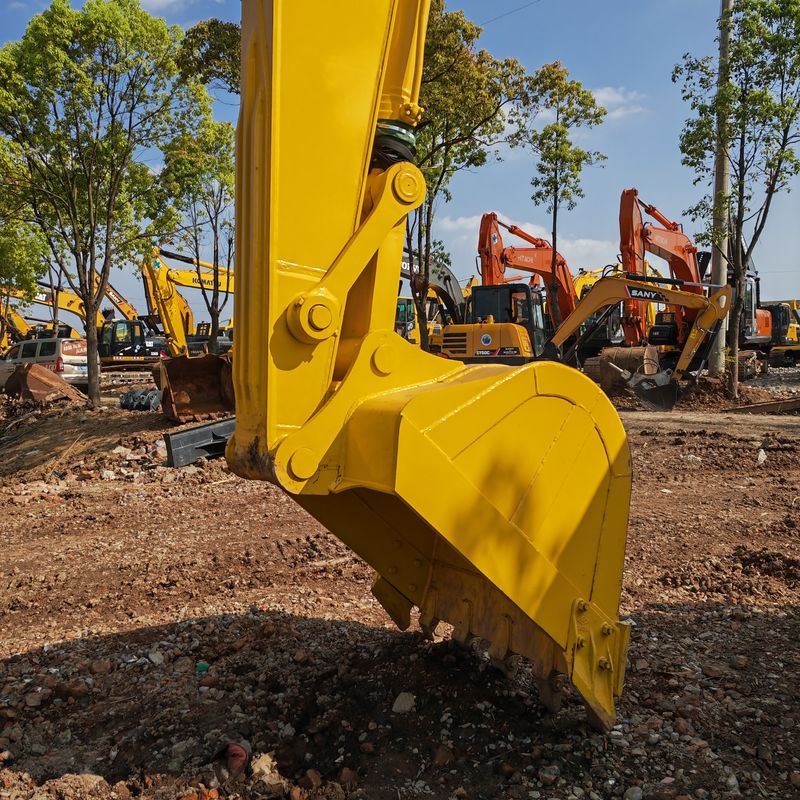 22 Tony Ekskawator używany Komatsu PC 220 8 używany Komatsu PC220 8