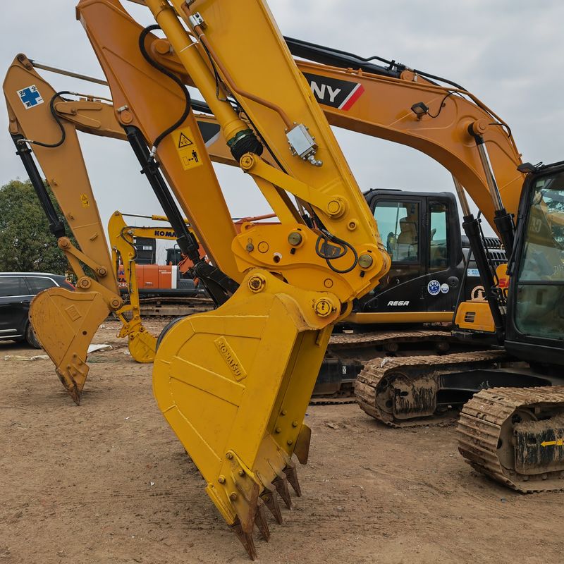 Używany grabarz w magazynie KOMATSU PC200-8/ORIGINAL PAINT SECOND HAND KOMATSU PC200-8 W PRODUKCJI Z NIEWIELKĄ CENĄ