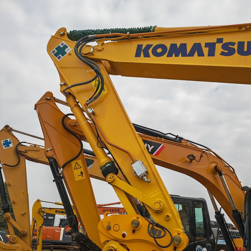 Używany grabarz w magazynie KOMATSU PC200-8/ORIGINAL PAINT SECOND HAND KOMATSU PC200-8 W PRODUKCJI Z NIEWIELKĄ CENĄ