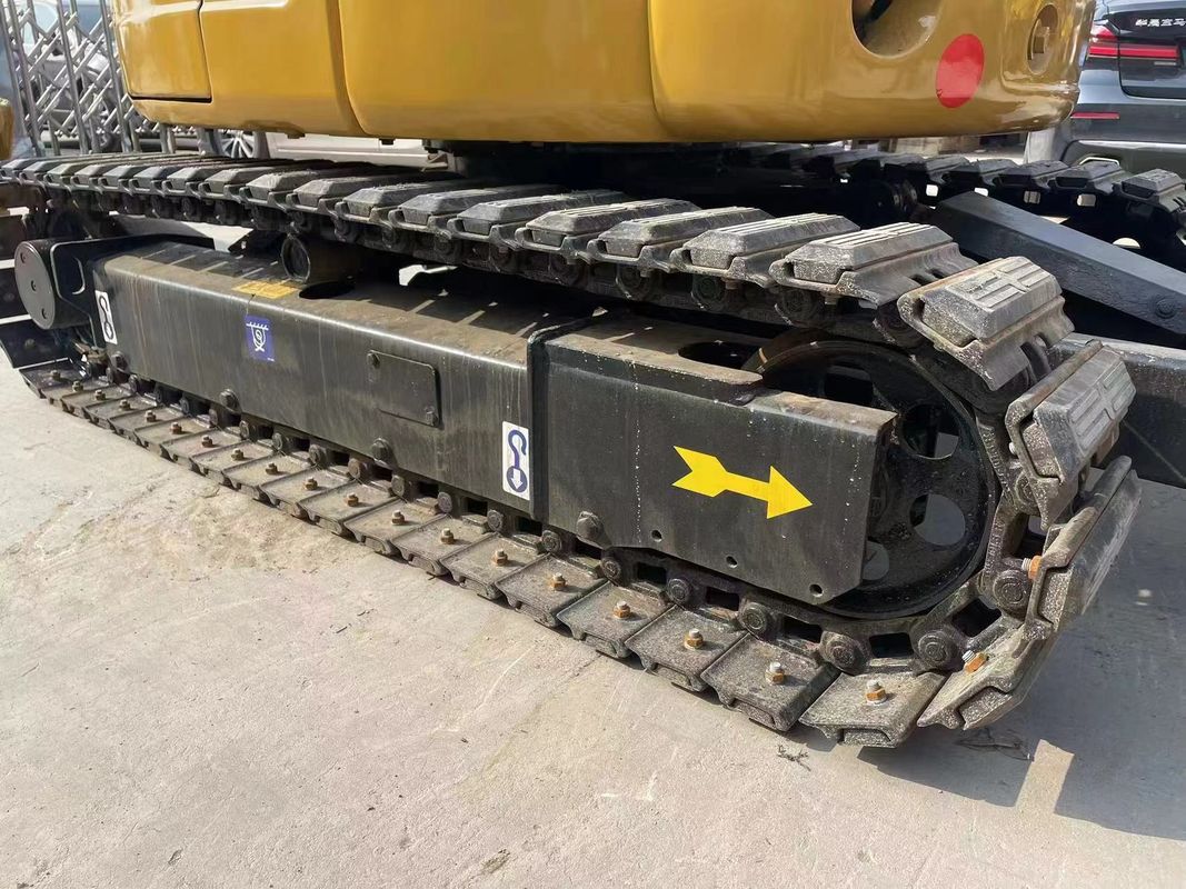 Mini grabarz CaterpillarWykorzystany pojazd podjezdny Cat303E używany Japoński silnik Cat303 maszyny inżynieryjne i budowlane