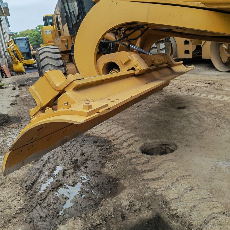 Używany grabiarz, wyrównywacz gruntów, Caterpillar CAT140K, maszynka drogowa, używany japoński ciągnik, silnik w dobrym stanie.