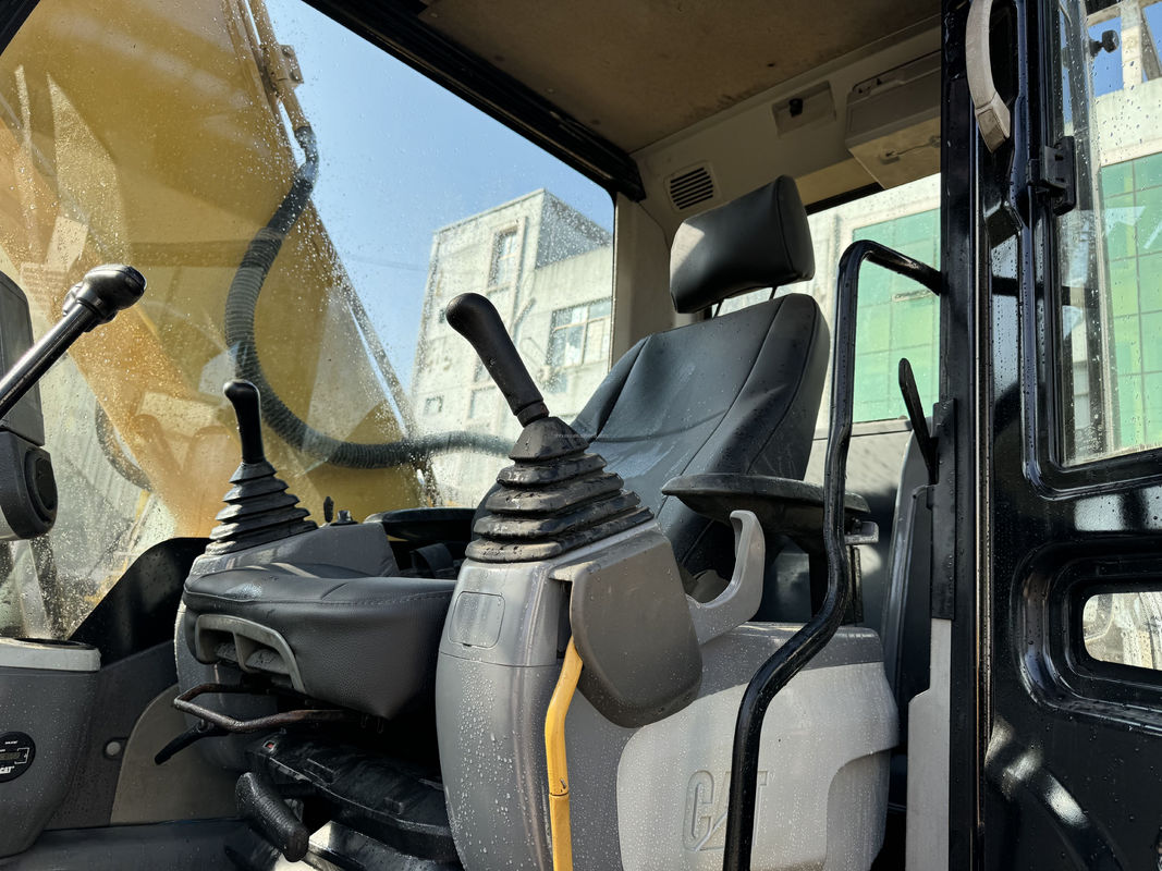Caterpillar- Ekskawator oryginalny 320d2 konstrukcja hydrauliczna Digger CAT- 320d2 W dobrym stanie sprzedać tani używany grabarz